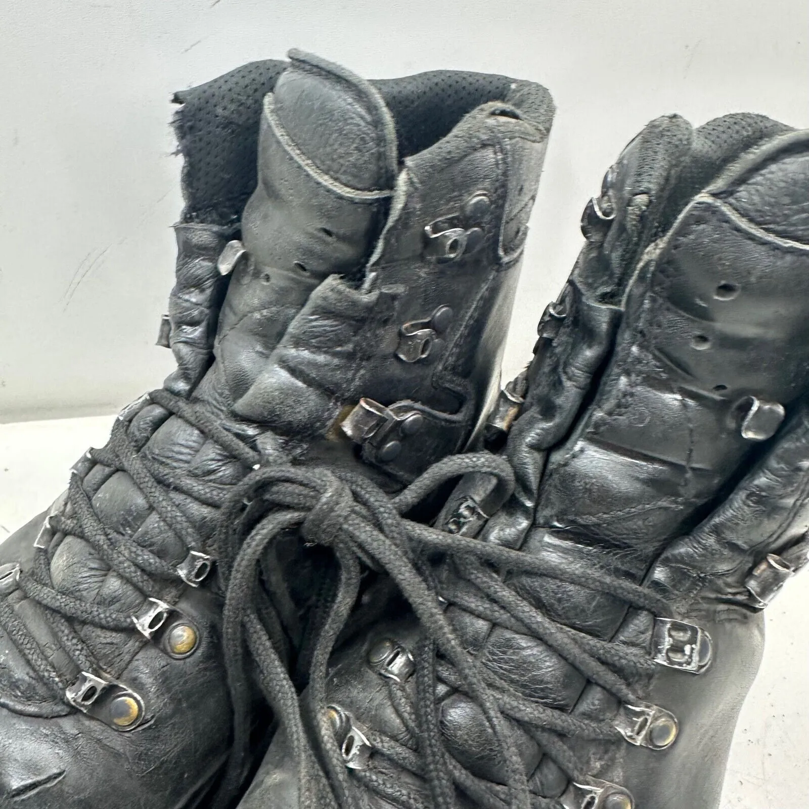 German Army Black Leather Army Heavy Duty Combat Boots Meindl Size EU 42 UK 8