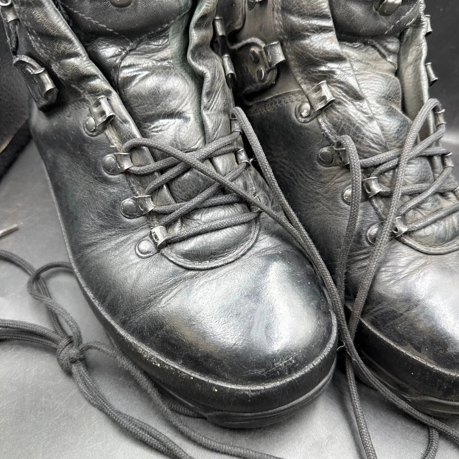 German Army Black Leather Army Heavy Duty Combat Boots Meindl Size EU 43 UK 9