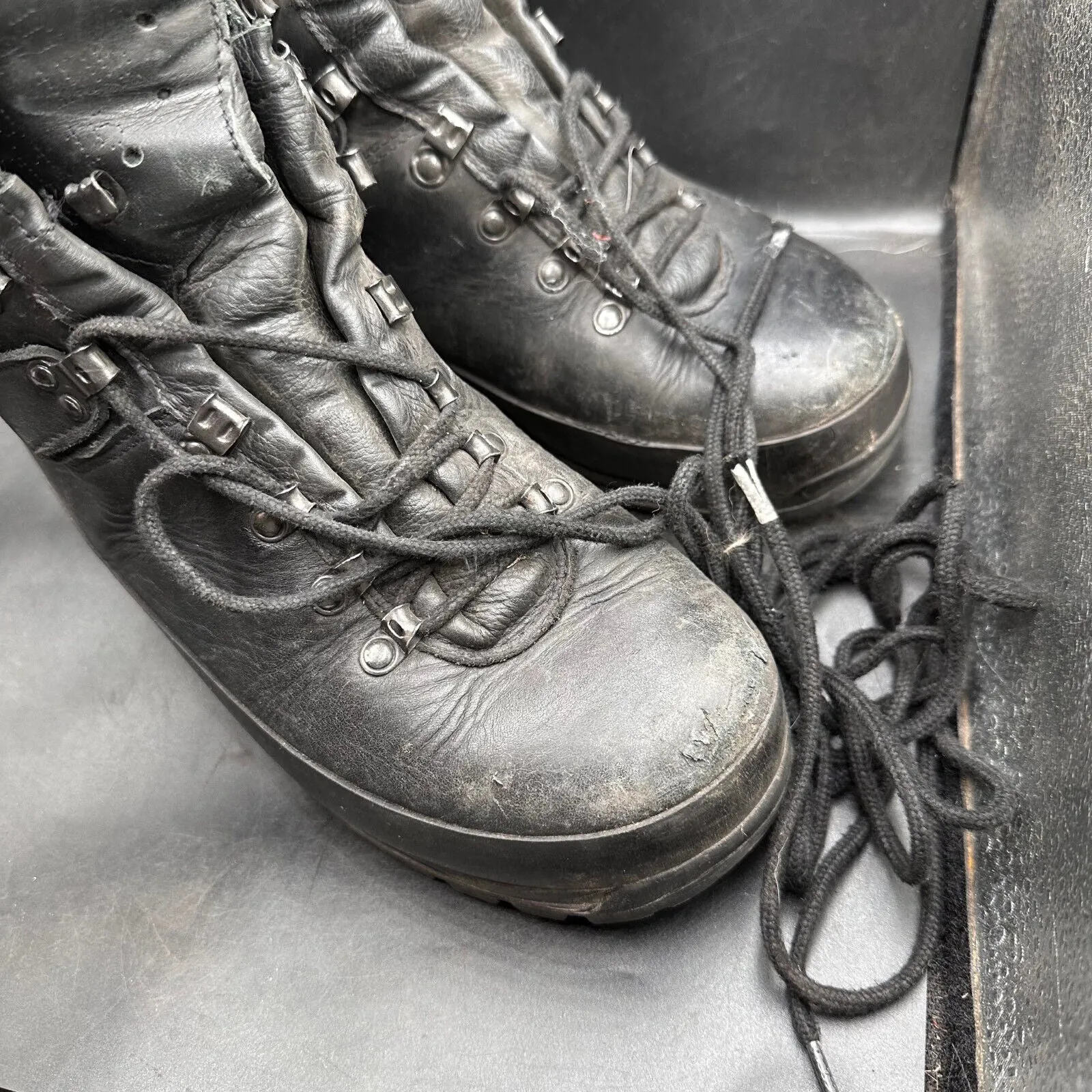 German Army Black Leather Army Heavy Duty Combat Boots Meindl Size EU 43 UK 9
