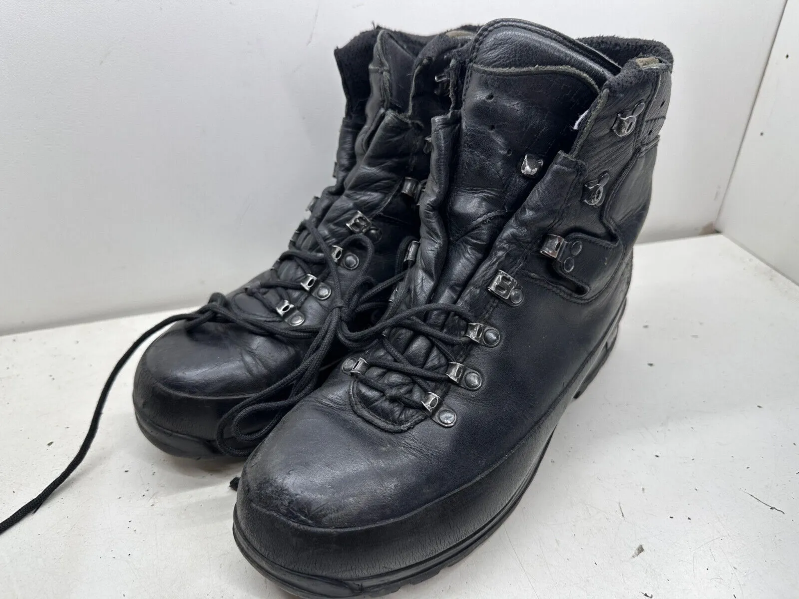 German Army Black Leather Army Heavy Duty Combat Boots Meindl Size EU 44 UK 9.5