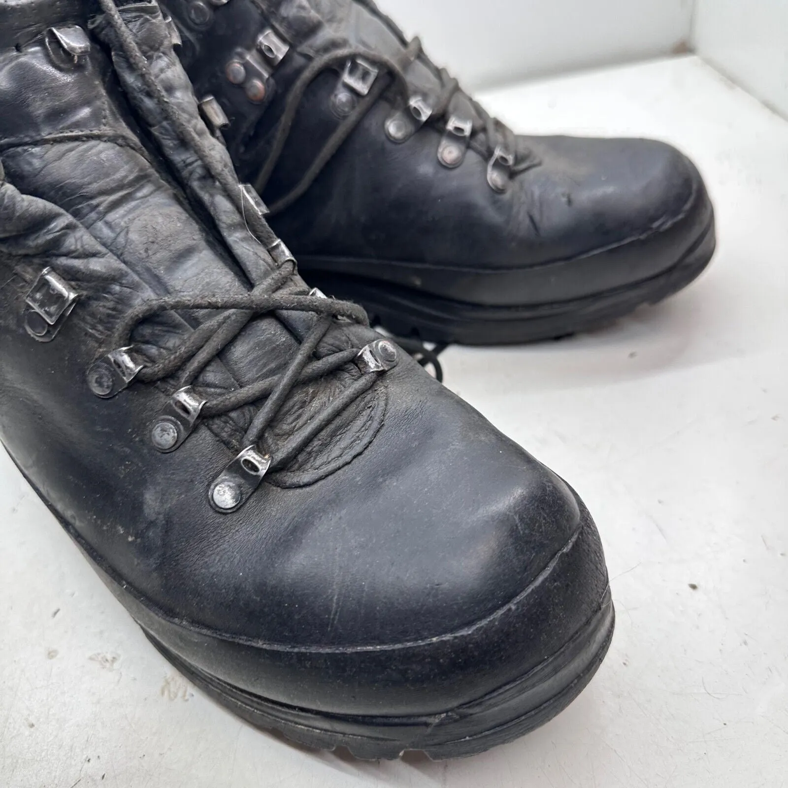 German Army Black Leather Army Heavy Duty Combat Boots Meindl Size EU 44 UK 9.5
