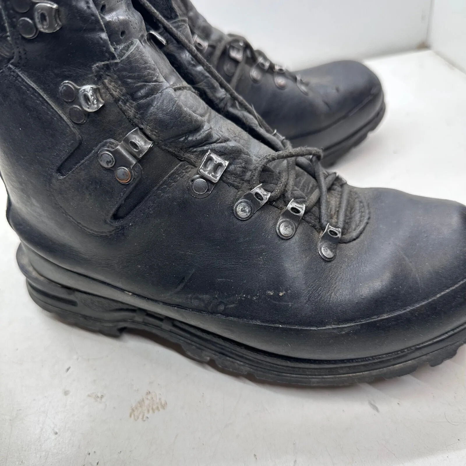 German Army Black Leather Army Heavy Duty Combat Boots Meindl Size EU 44 UK 9.5