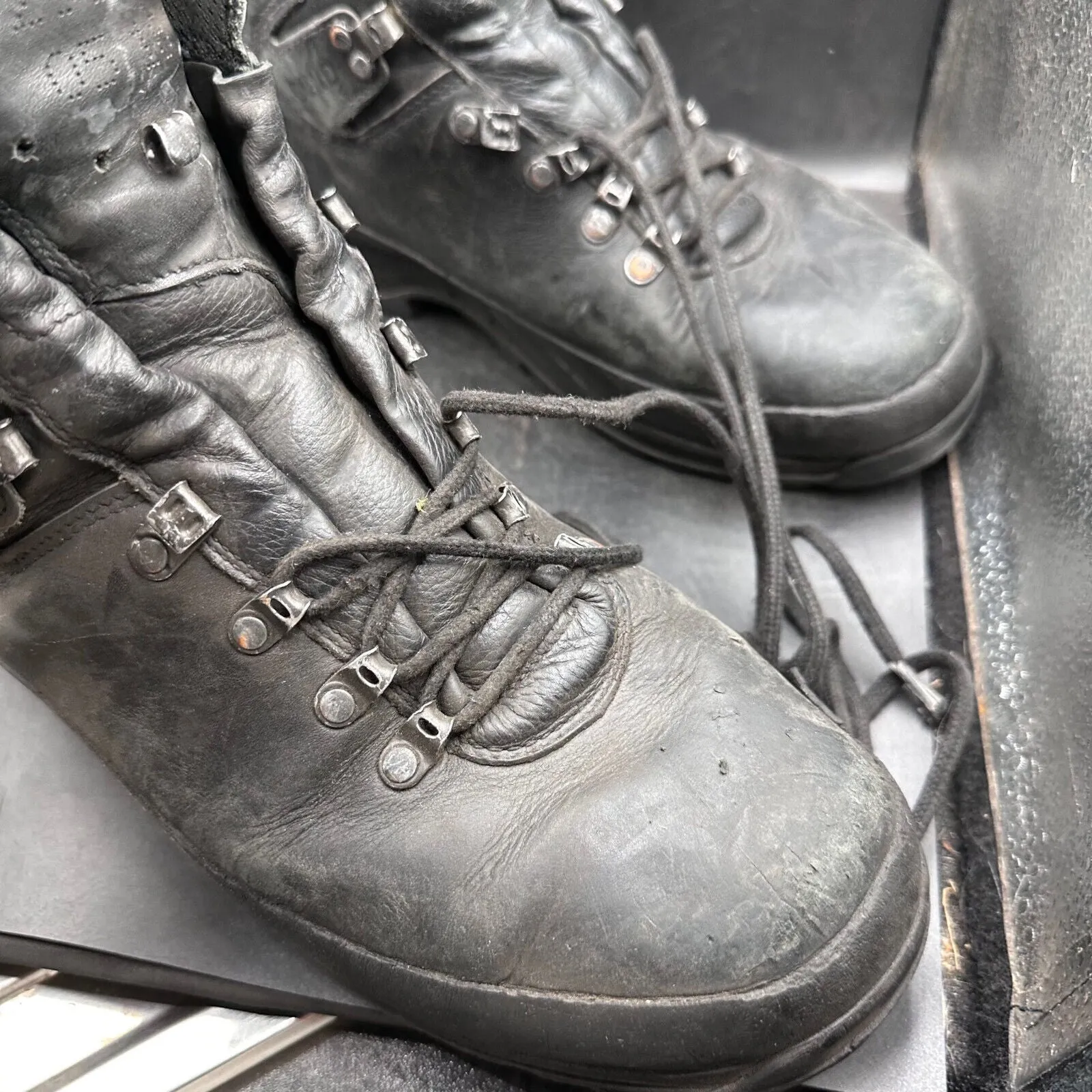 German Army Black Leather Army Heavy Duty Combat Boots Meindl Size EU 45 UK 10.5