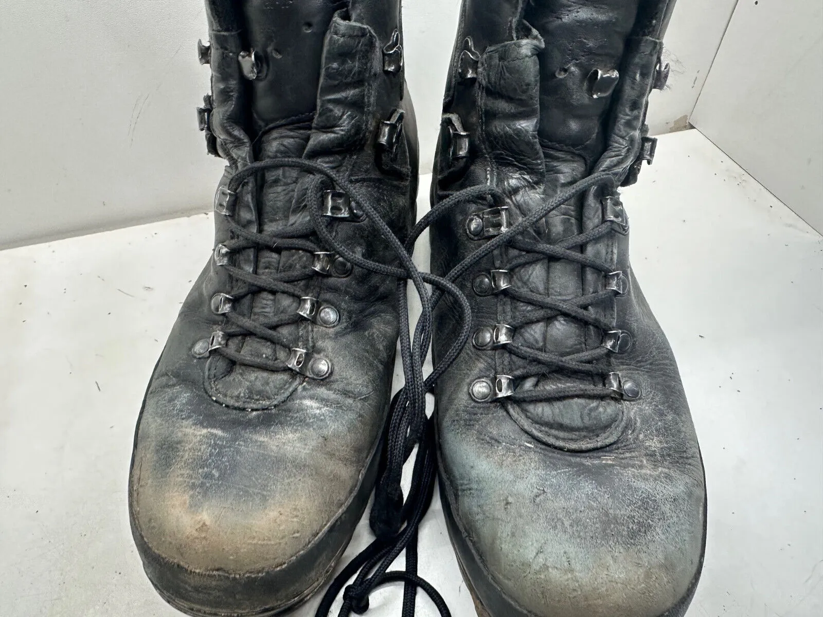 German Army Black Leather Army Heavy Duty Combat Boots Meindl - Size EU 47 UK 12