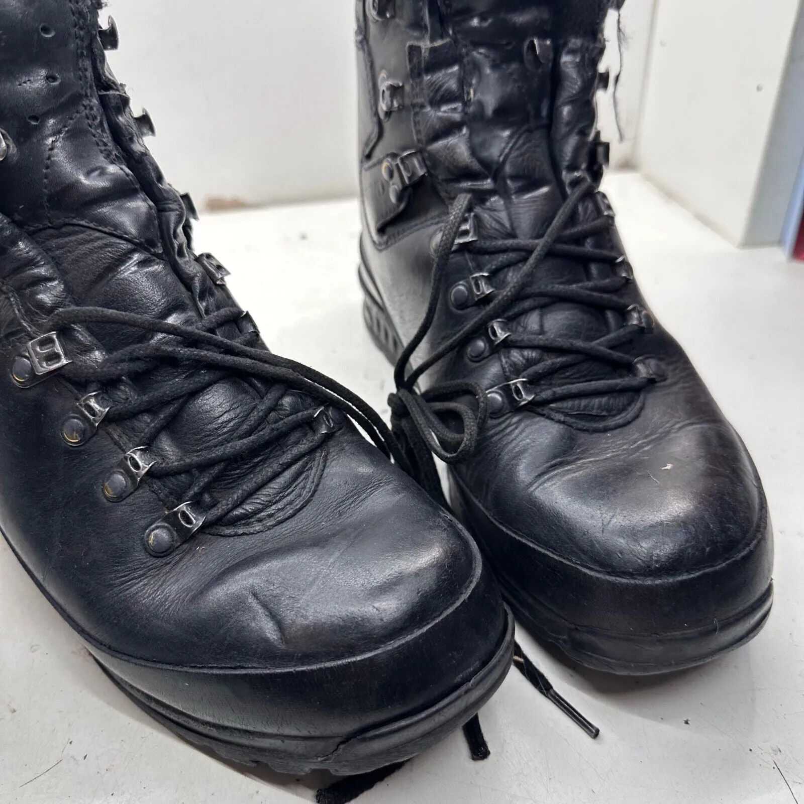 German Army Black Leather Army Heavy Duty Combat Boots Meindl Size EU42.5 UK 8.5