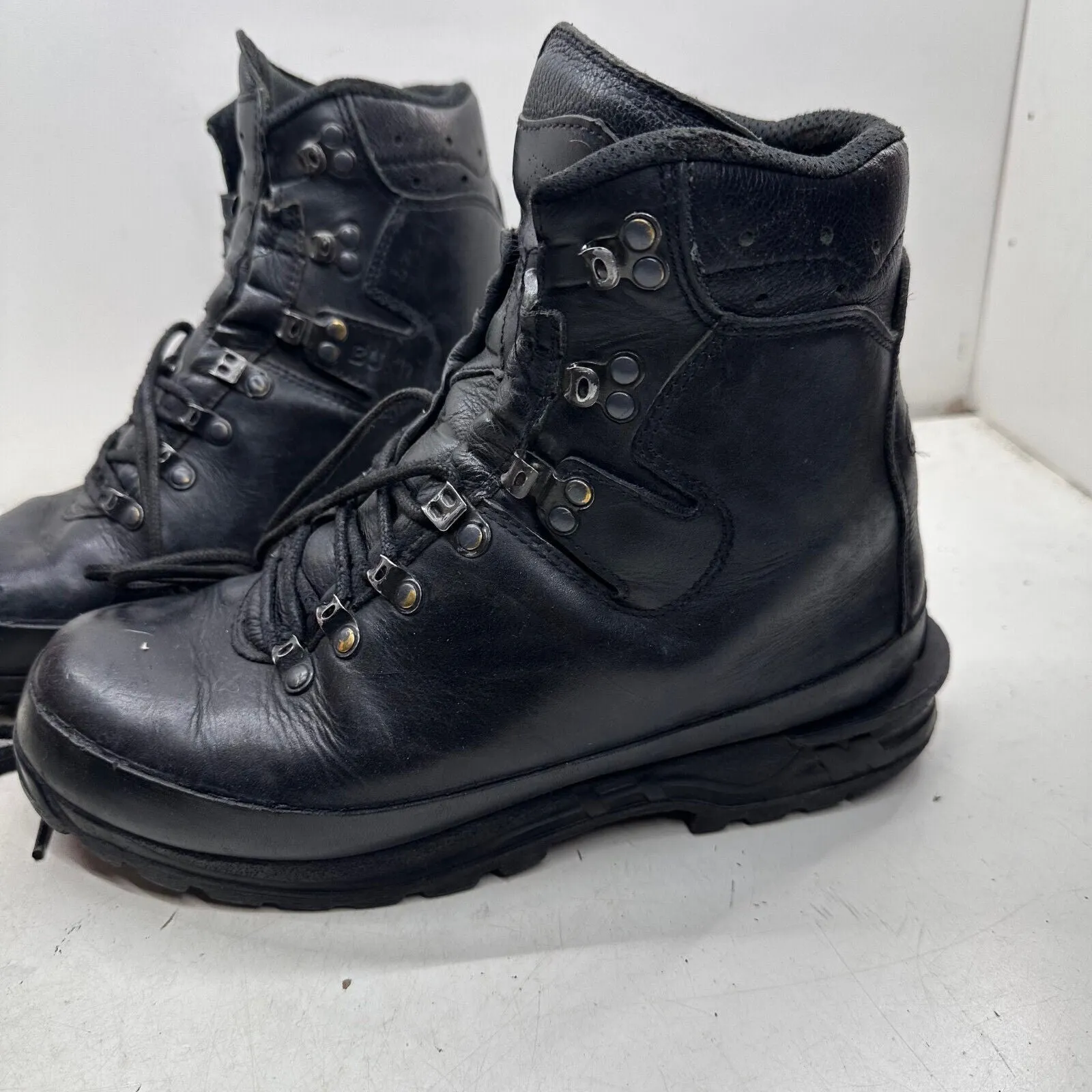 German Army Black Leather Army Heavy Duty Combat Boots Meindl Size EU42.5 UK 8.5