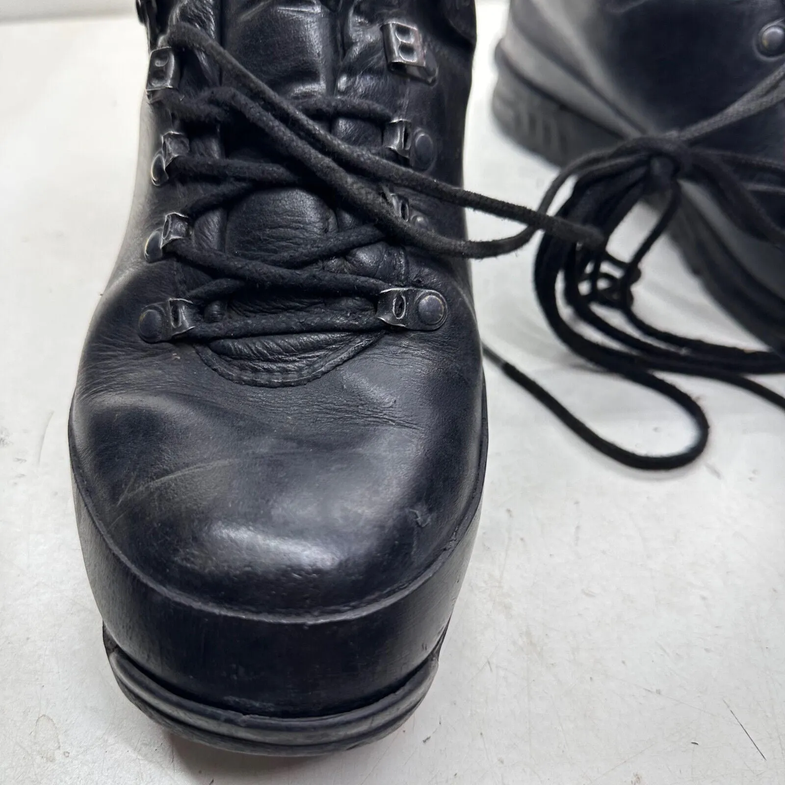 German Army Black Leather Army Heavy Duty Combat Boots Meindl Size EU42.5 UK 8.5