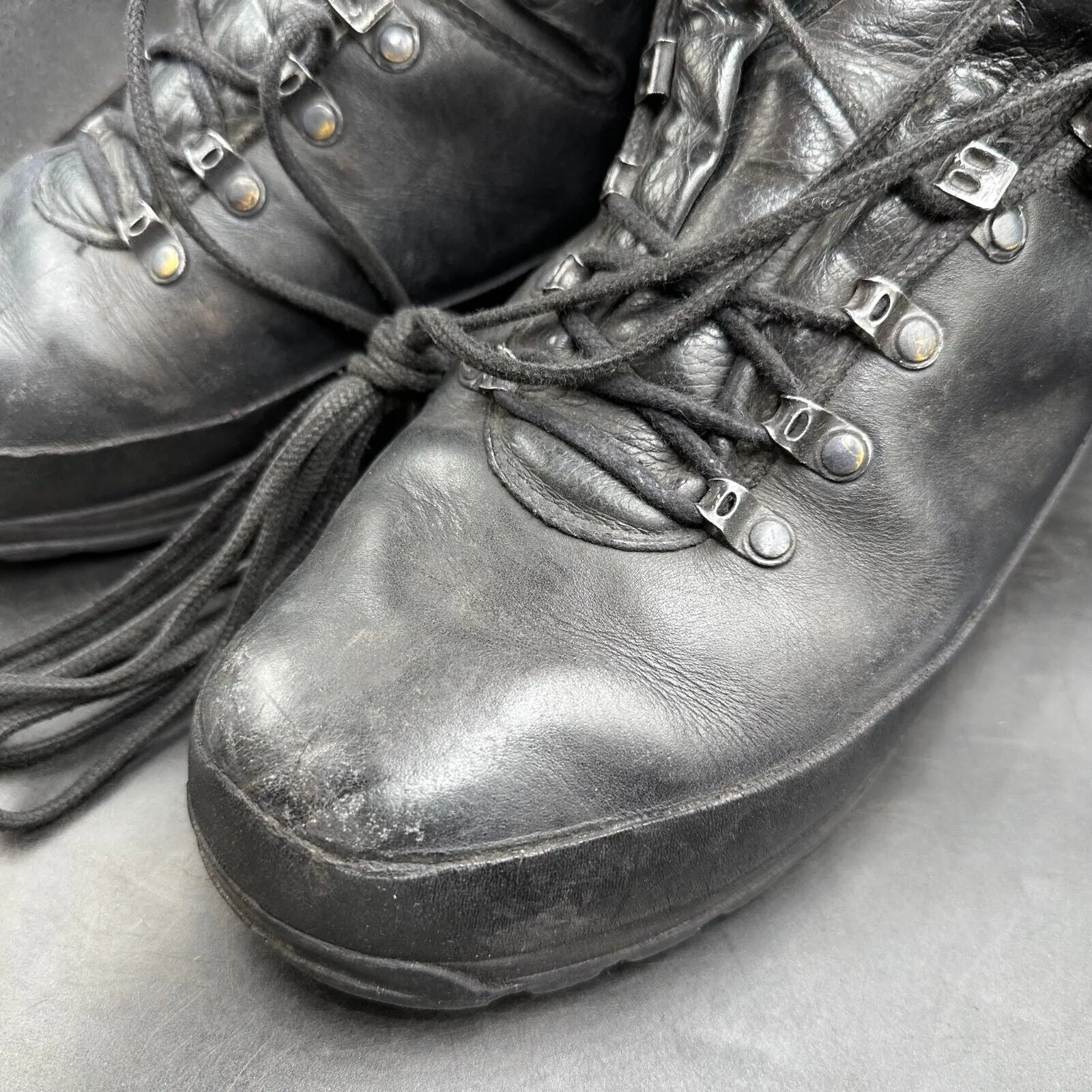 German Army Black Leather Army Heavy Duty Combat Boots Meindl Size EU44.5 UK 10
