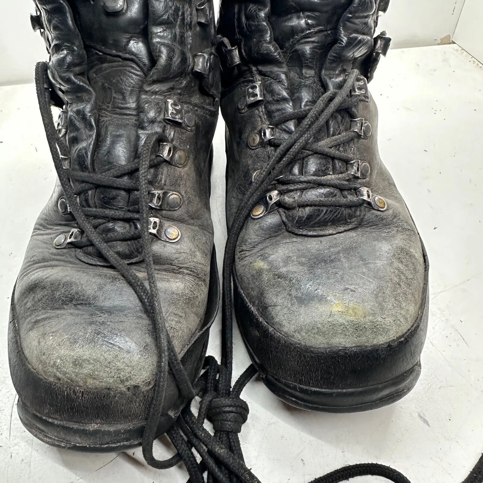 German Army Black Leather Army Heavy Duty Combat Boots - Size EU 43 UK 9