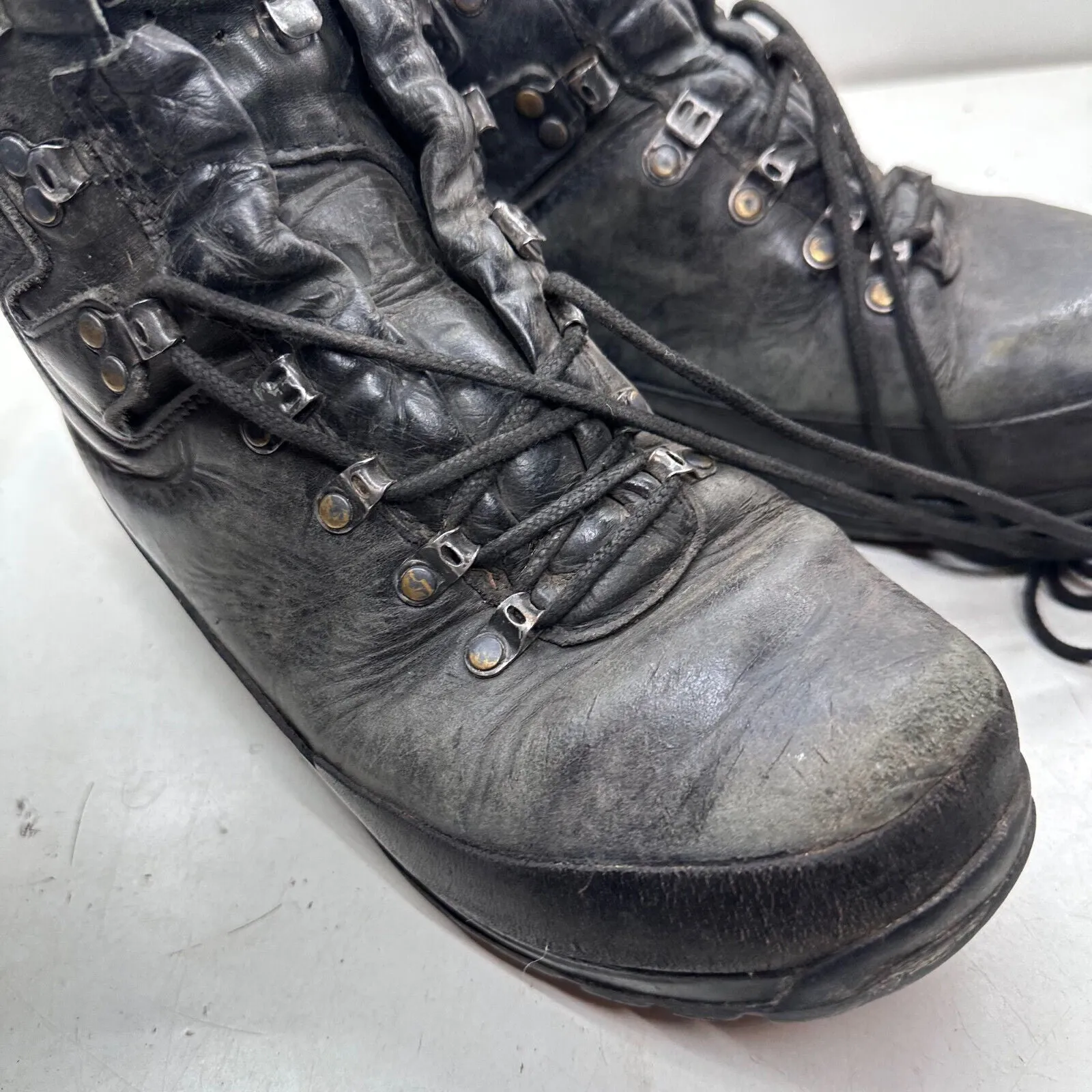 German Army Black Leather Army Heavy Duty Combat Boots - Size EU 43 UK 9