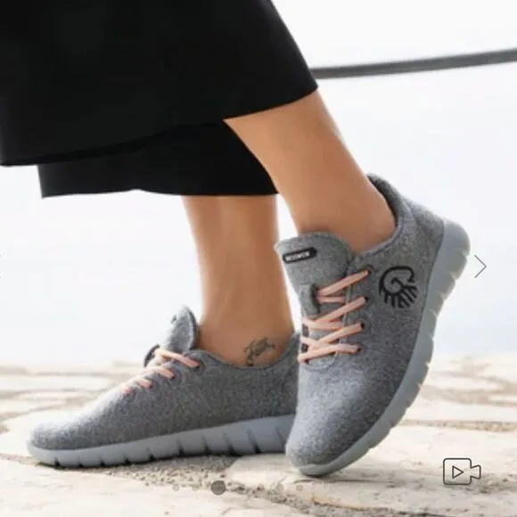 GIESSWEIN Merino Wool Runners Shoes Womens US 8 euro 39 Gray Athletic Lace Up