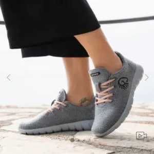 GIESSWEIN Merino Wool Runners Shoes Womens US 8 euro 39 Gray Athletic Lace Up