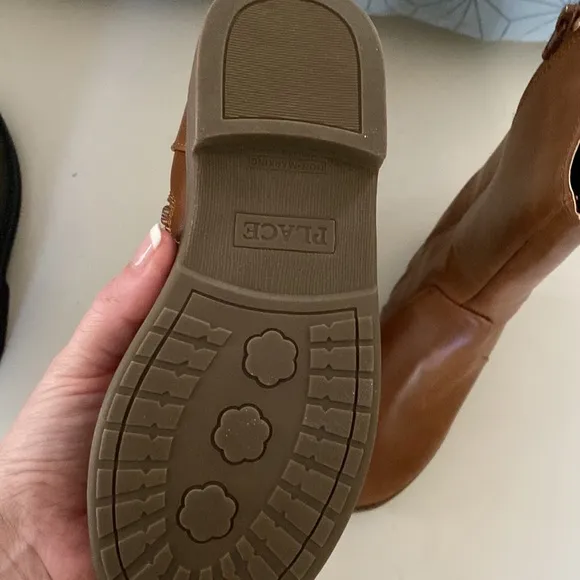 Girls tan tall boots