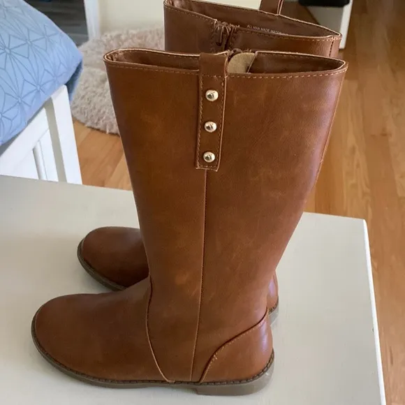 Girls tan tall boots