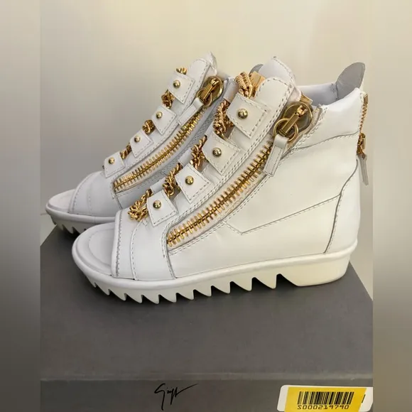 Giuseppe Zanotti white leather Gold Chain White Women's Sandal Sneakers - used