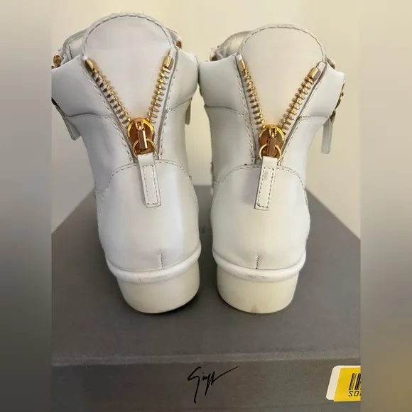 Giuseppe Zanotti white leather Gold Chain White Women's Sandal Sneakers - used