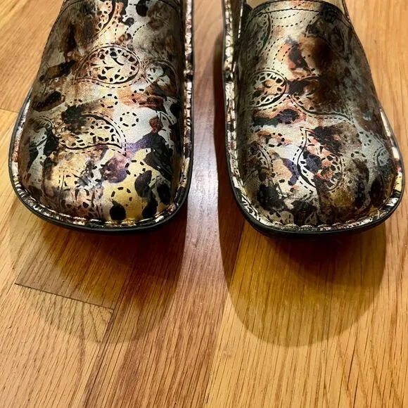GUC Alegria Debra Metallic Print Leather Clogs Shoes Size 39 or US Size 9