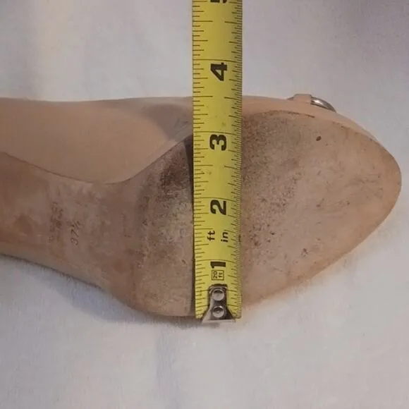Gucci Horsebit Peep Toe Sz 7.5 Classic Heel Pumps Beige Tan Silver Accent Flaw