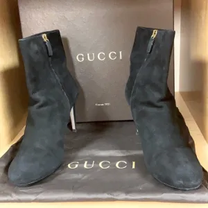Gucci short boots size Italy 38