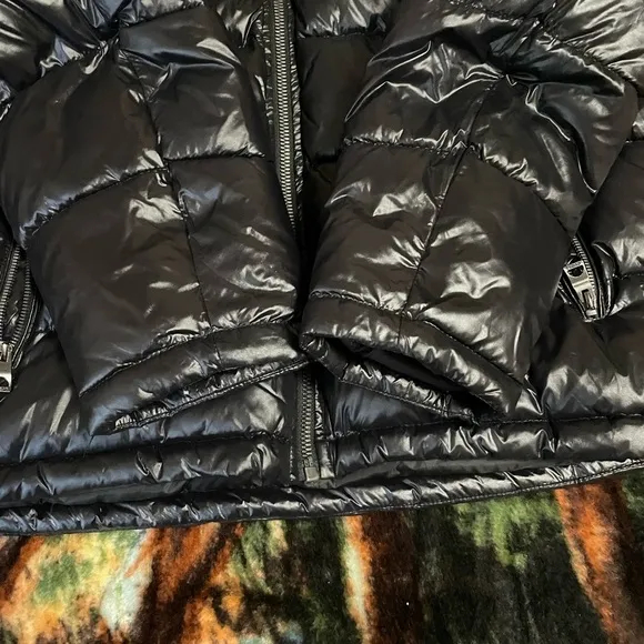 Guess shiny black puffer jacket