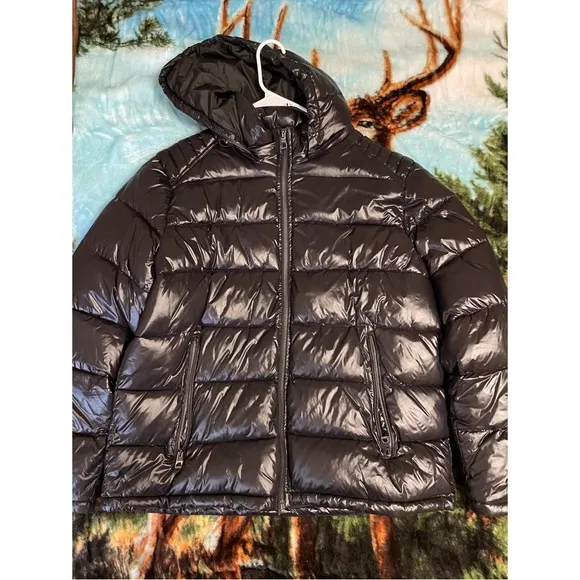 Guess shiny black puffer jacket