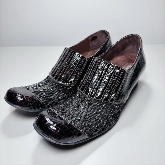 Helle Comfort Crocodile Mule Heel Shoes