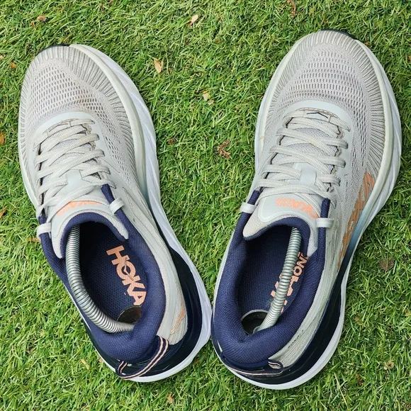 HOKA BONDI 7 - Womens Athletic Shoes - SIZE 7.5