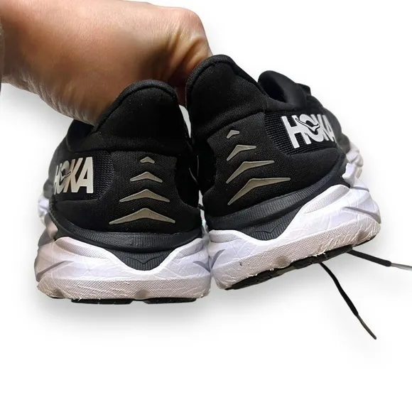 Hoka One One Clifton 8 Womens Size 6.5B Running Shoes Black White 1119394 BWHT