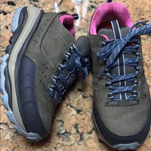 Hoka Tor Summit Hiking waterproof gray and Pink shoes size 7