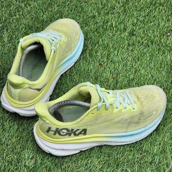 HOKA CLIFTON 9 - Womens Athletic Shoes - SIZE 6.5B ** Need New Insoles **
