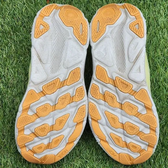 HOKA CLIFTON 9 - Womens Athletic Shoes - SIZE 6.5B ** Need New Insoles **