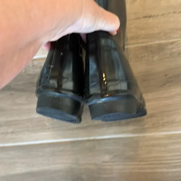 Hunter 6 tall black glossy rain wellie boots