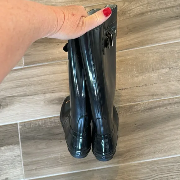 Hunter 6 tall black glossy rain wellie boots