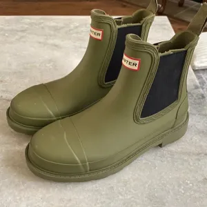 Hunter Commando Chelsea Short Waterproof Rain Boot Size 6 US Olive Green