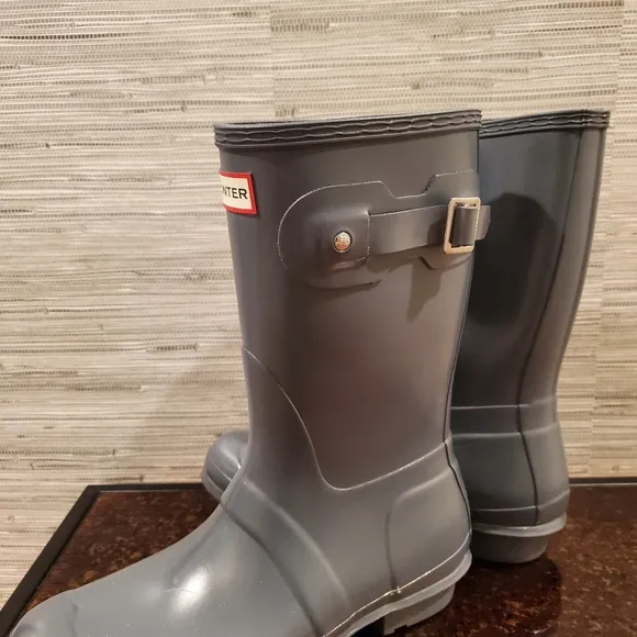 HUNTER Original Grey Short Gloss Boots