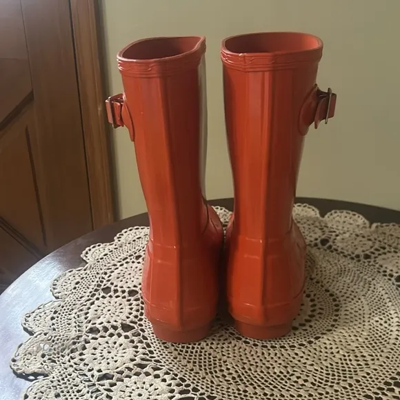 Hunter Original short gloss Orange Rain Boots size 6