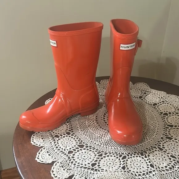 Hunter Original short gloss Orange Rain Boots size 6