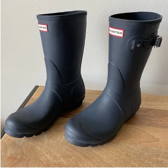 Hunter original short rain boots. Matte navy. Never worn.