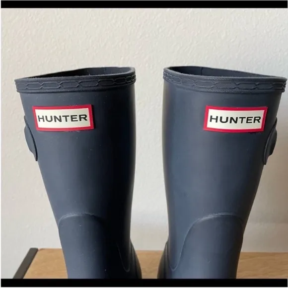 Hunter original short rain boots. Matte navy. Never worn.