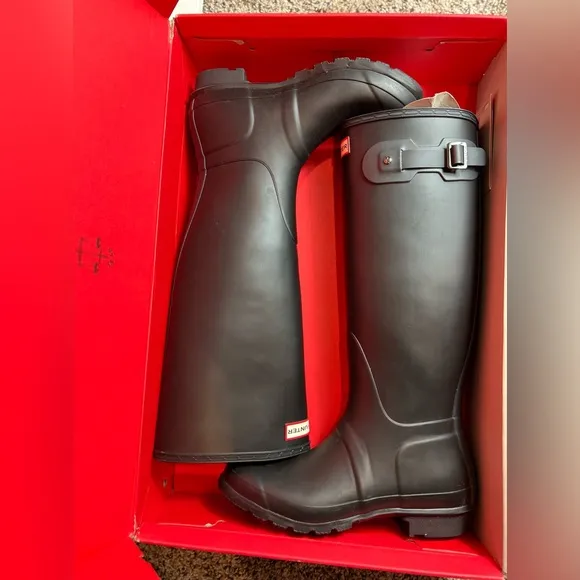 ✨HUNTER Original Tall Boots with Socks!