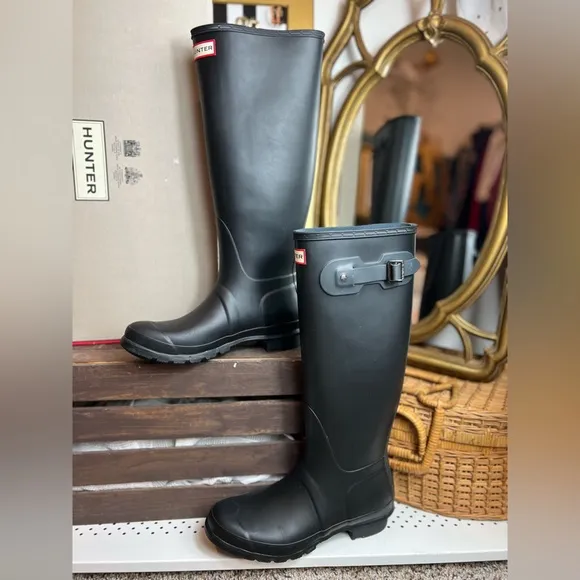✨HUNTER Original Tall Boots with Socks!