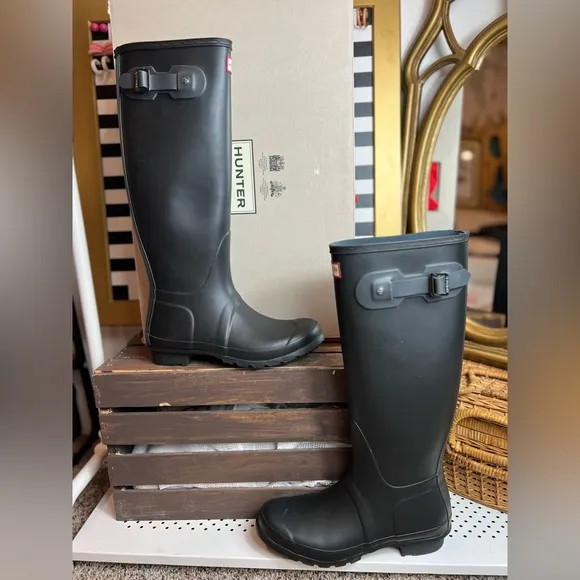 ✨HUNTER Original Tall Boots with Socks!