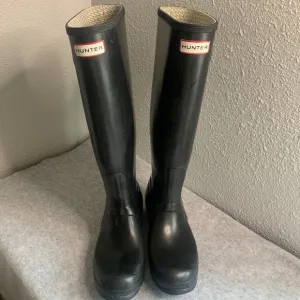 Hunter Original Tall Women's Rain Boots - Black, 7 US Normal Wear see pics.