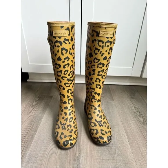 Hunter Refined Tall Leopard Original Rain Boots, US 6 / 37