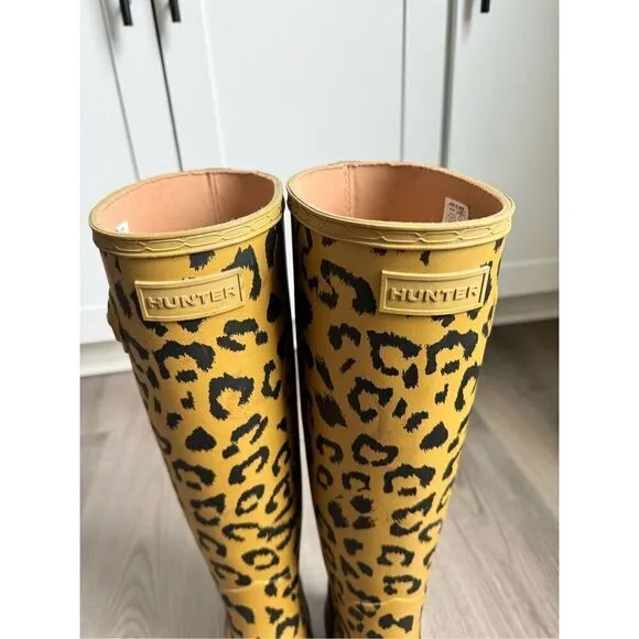 Hunter Refined Tall Leopard Original Rain Boots, US 6 / 37