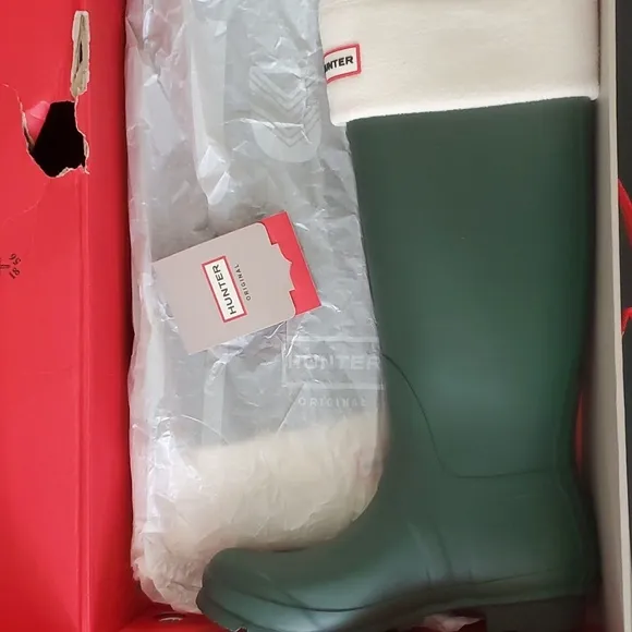 HUNTER tall rain boots socks included