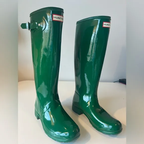 Hunter tall women’s rain boots - Size 8 glossy green - New &amp; unworn
