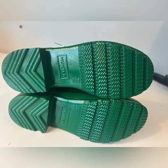 Hunter tall women’s rain boots - Size 8 glossy green - New &amp; unworn