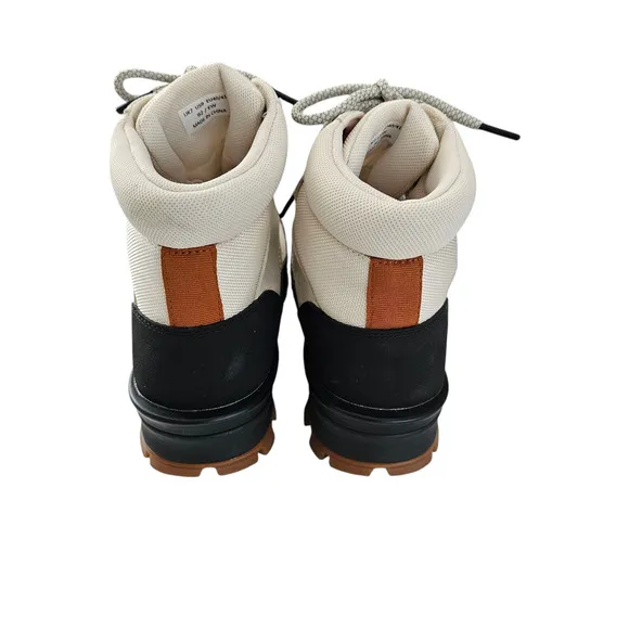 Hunter Womens Explorer Commando Winter Boot Size 9 Lace Up Insulated White Cream