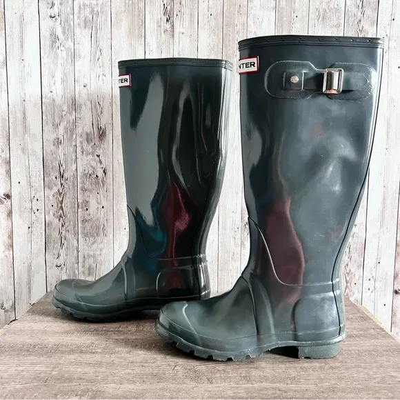 Hunter Women’s Tall Glossy Rain Boots